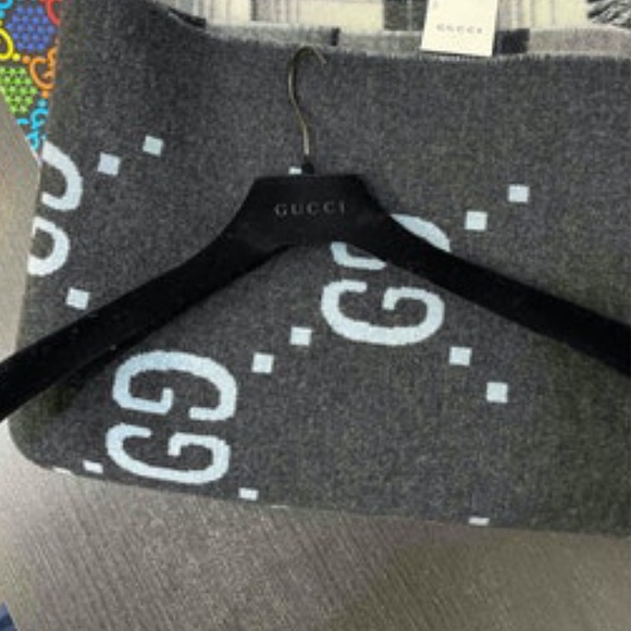 Gucci poncho - Picture 5 of 9